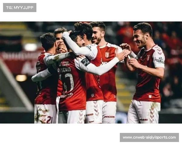 五后卫战术奏效面对强敌克雷莫纳球队防守反击展现顽强斗志